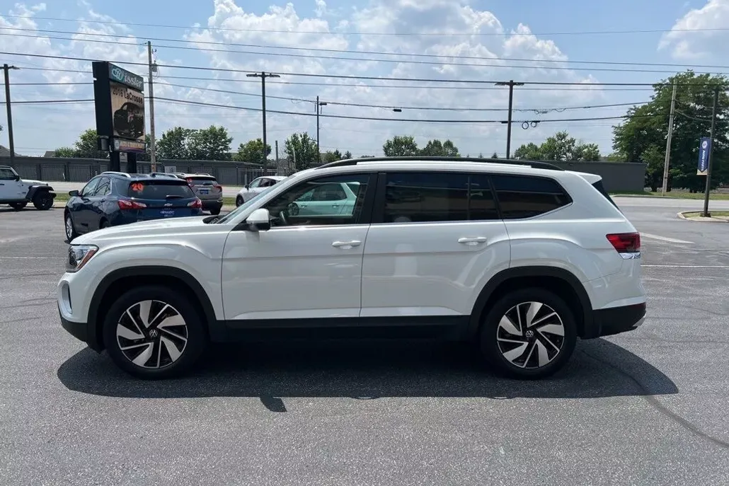 2024 Volkswagen Atlas SE Technology photo 1