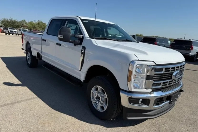2026 Ford F-350 XLT photo 1