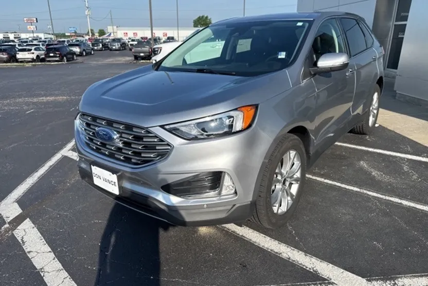 2024 Ford Edge Titanium photo 1