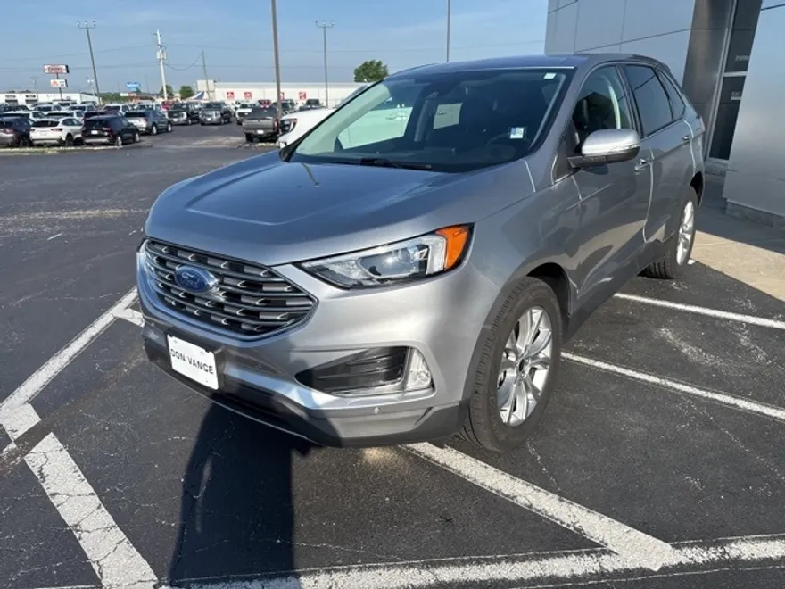 2024 Ford Edge Titanium photo 1