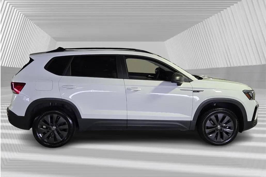 2022 Volkswagen Taos S photo 1