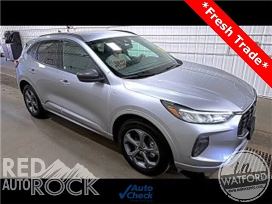 2024 Ford Escape ST-Line photo 1