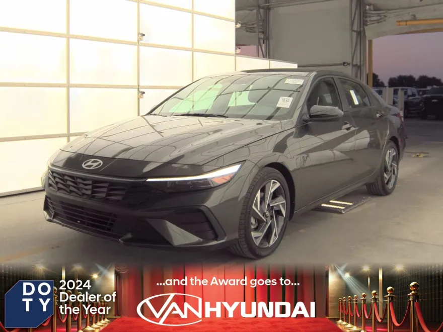 2025 Hyundai Elantra SEL Sport photo 1