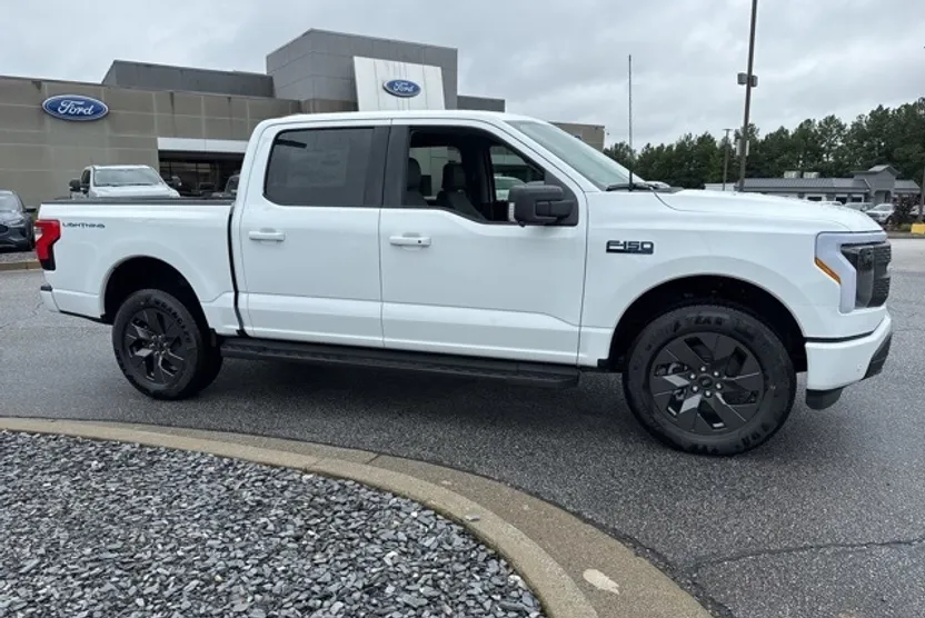 2025 Ford F-150 Lightning photo 1