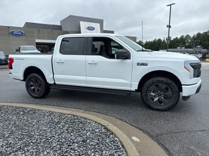 2025 Ford F-150 Lightning photo 1