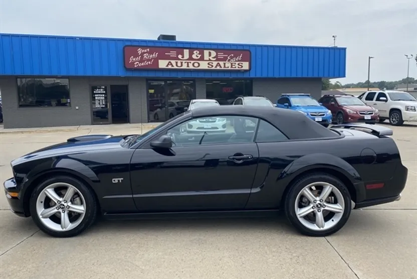 2007 Ford Mustang Deluxe GT Premium photo 1