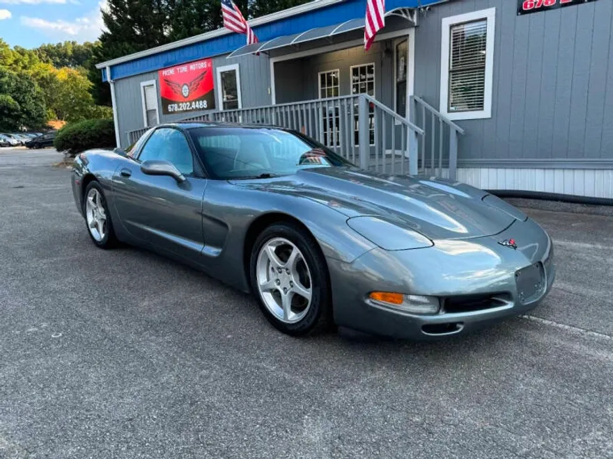 2004 Chevrolet Corvette photo 1