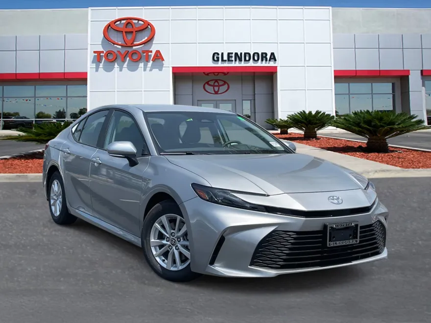 2025 Toyota Camry LE photo 1