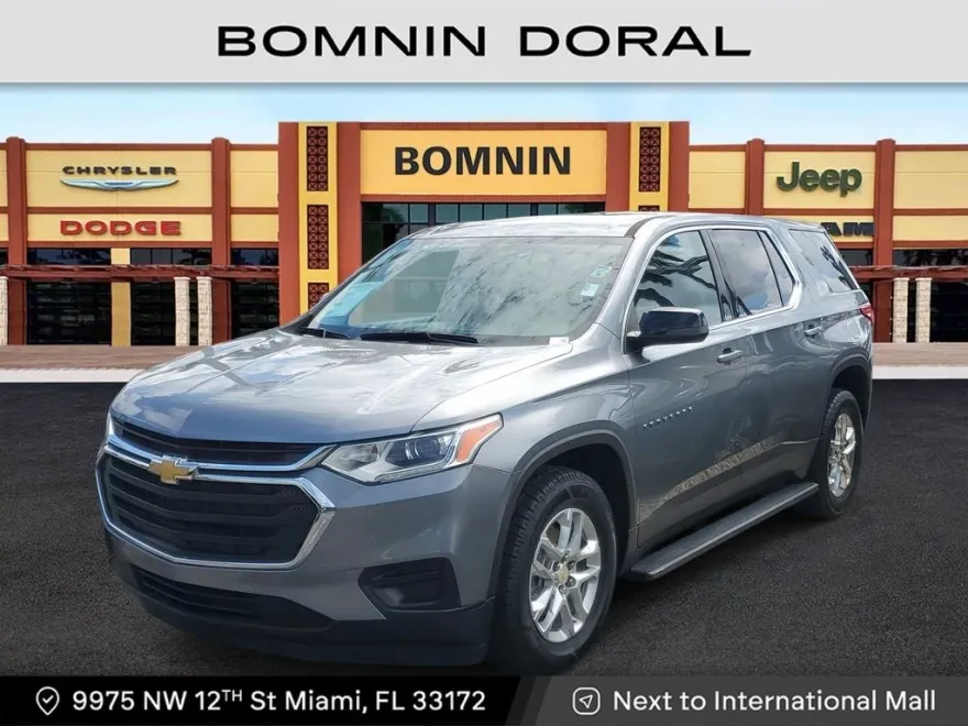 2021 Chevrolet Traverse LS photo 1
