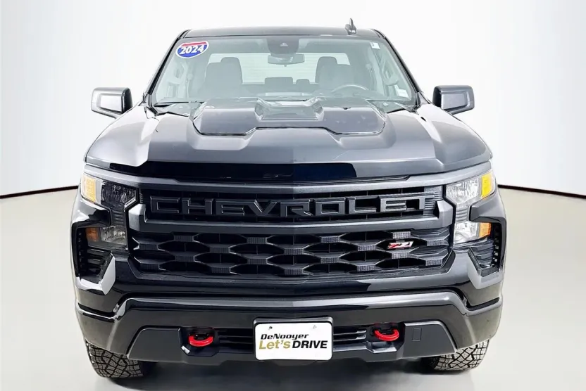2024 Chevrolet Silverado 1500 Custom Trail Boss photo 1