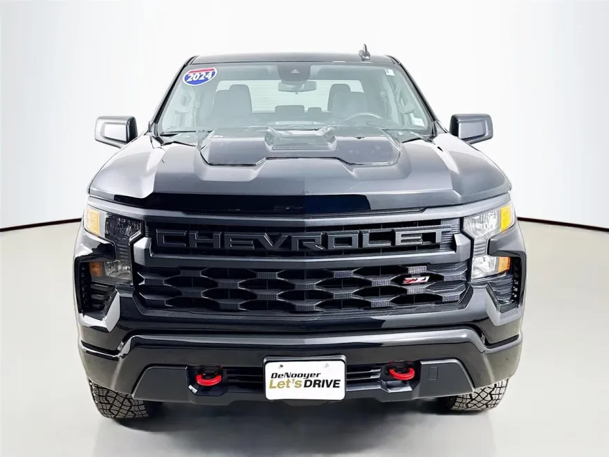 2024 Chevrolet Silverado 1500 Custom Trail Boss photo 1