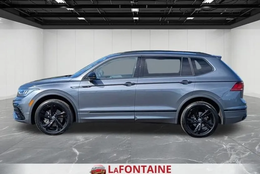 2023 Volkswagen Tiguan SE R-Line Black photo 1