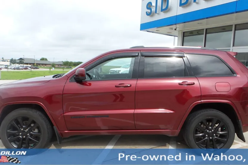 2019 Jeep Grand Cherokee Altitude photo 1