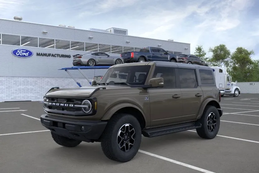 2025 Ford Bronco Outer Banks photo 1