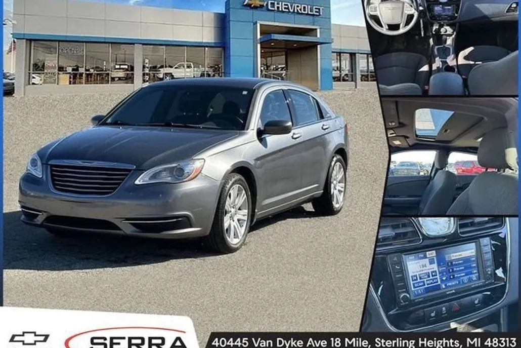 2012 Chrysler 200 Touring photo 1