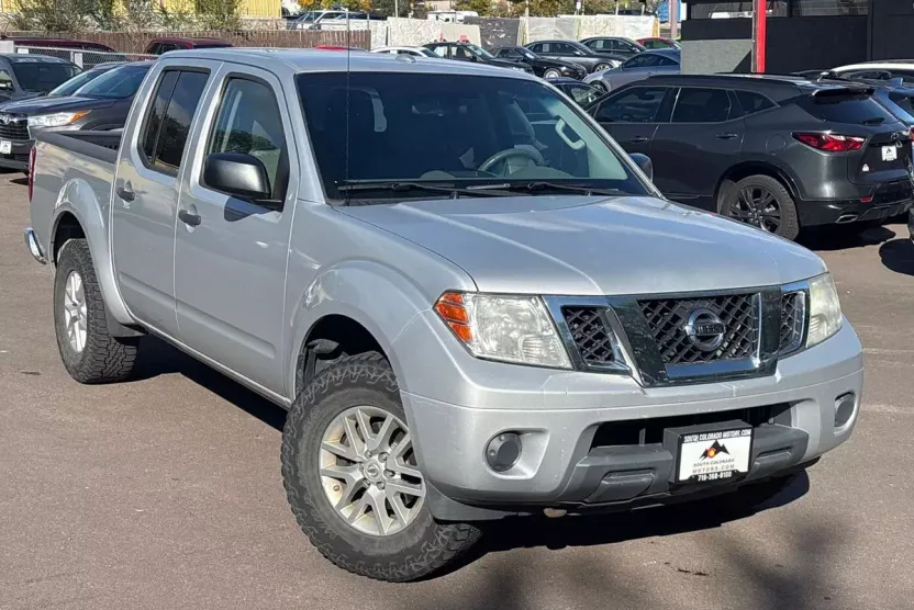 2016 Nissan Frontier SV photo 1