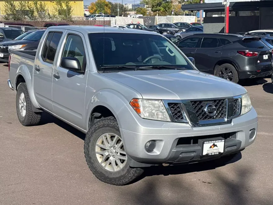 2016 Nissan Frontier SV photo 1