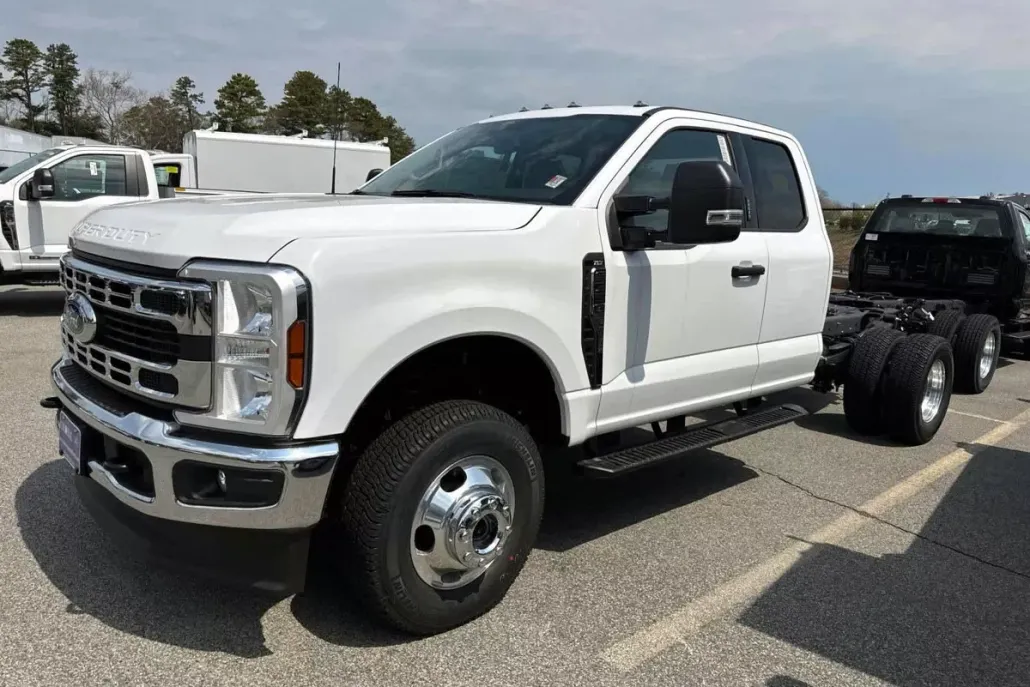 2024 Ford F-350 photo 1