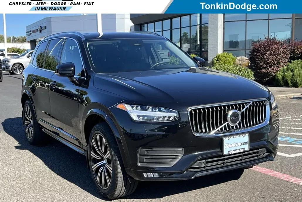 2023 Volvo XC90 B5 Core photo 1