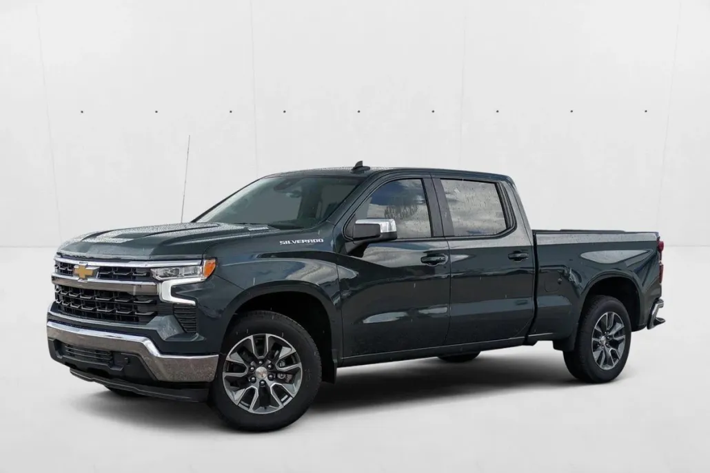 2025 Chevrolet Silverado 1500 LT photo 1