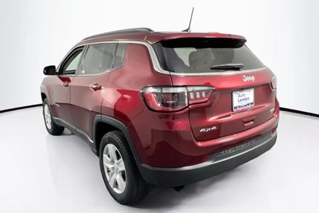 2022 Jeep Compass Latitude photo 1