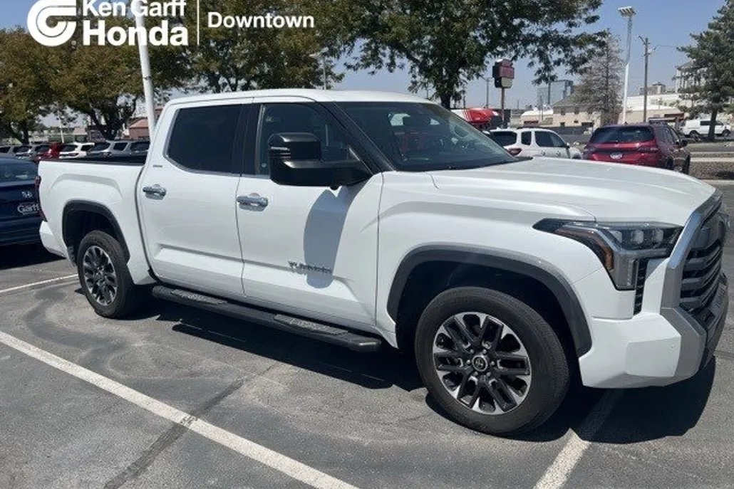 2023 Toyota Tundra Limited photo 1