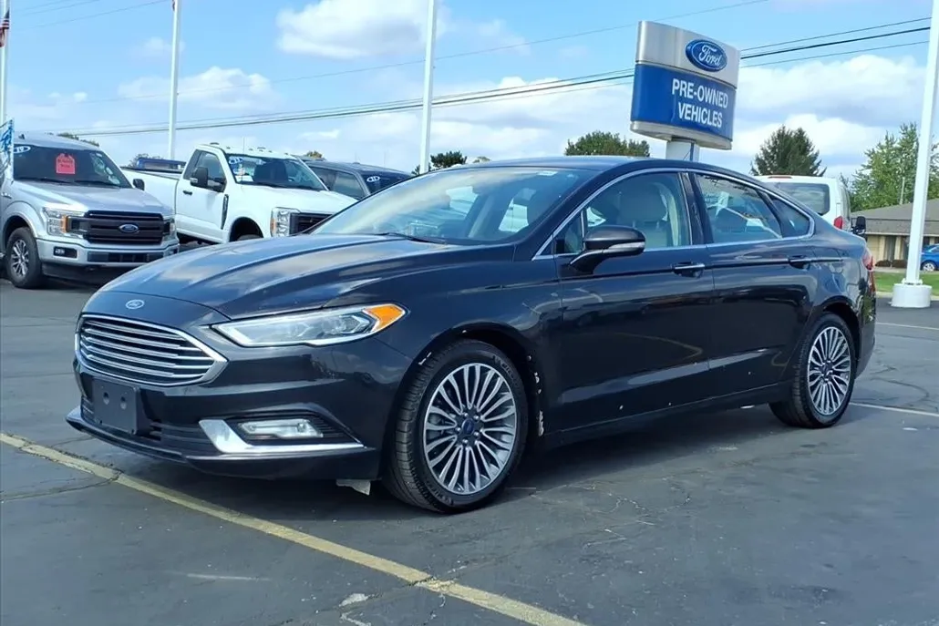 2017 Ford Fusion Titanium photo 1