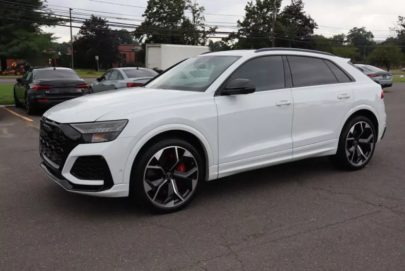 2024 Audi RS Q8 photo 1