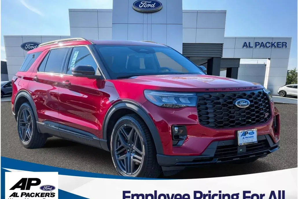 2025 Ford Explorer ST photo 1