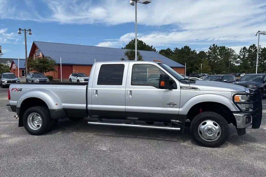 2015 Ford F-350 Lariat photo 1