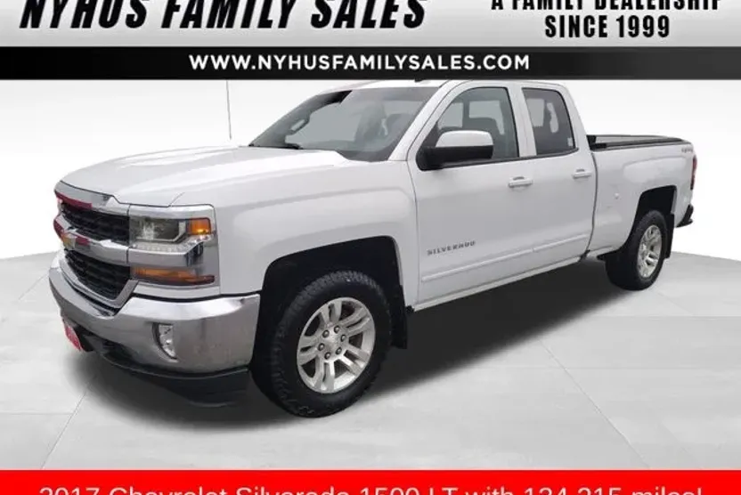 2017 Chevrolet Silverado 1500 LT photo 1