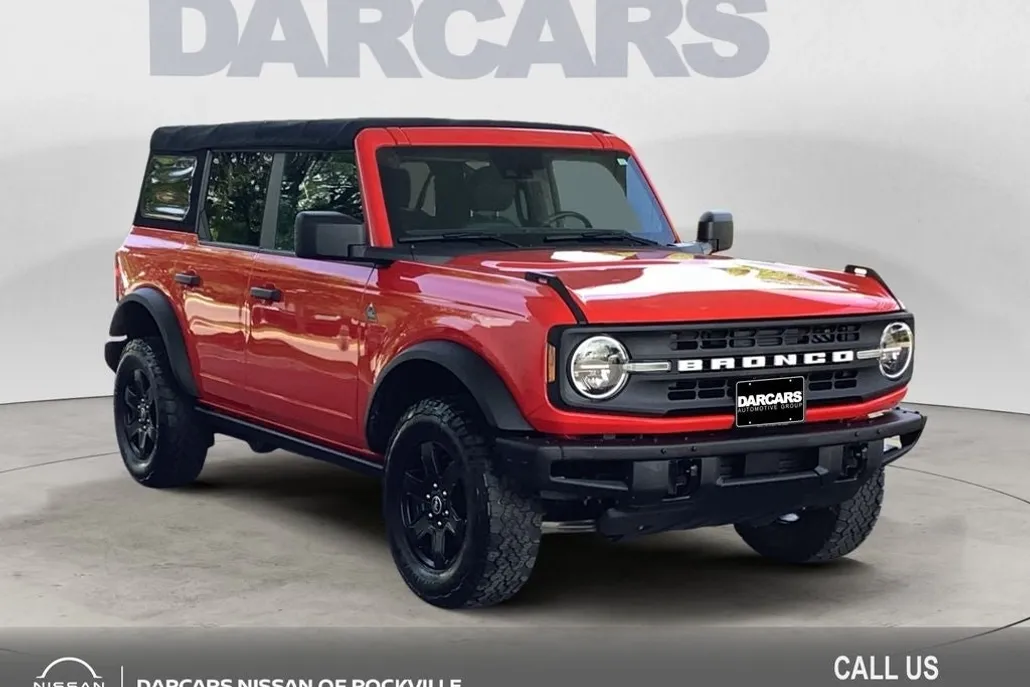 2022 Ford Bronco Black Diamond photo 1