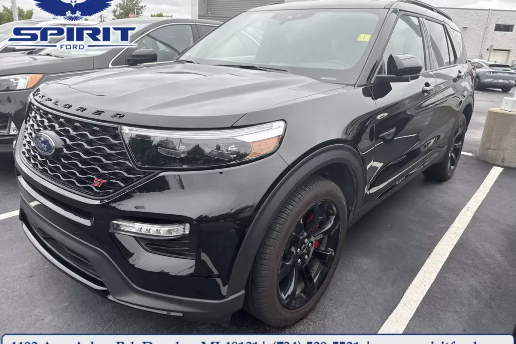 2023 Ford Explorer ST photo 1