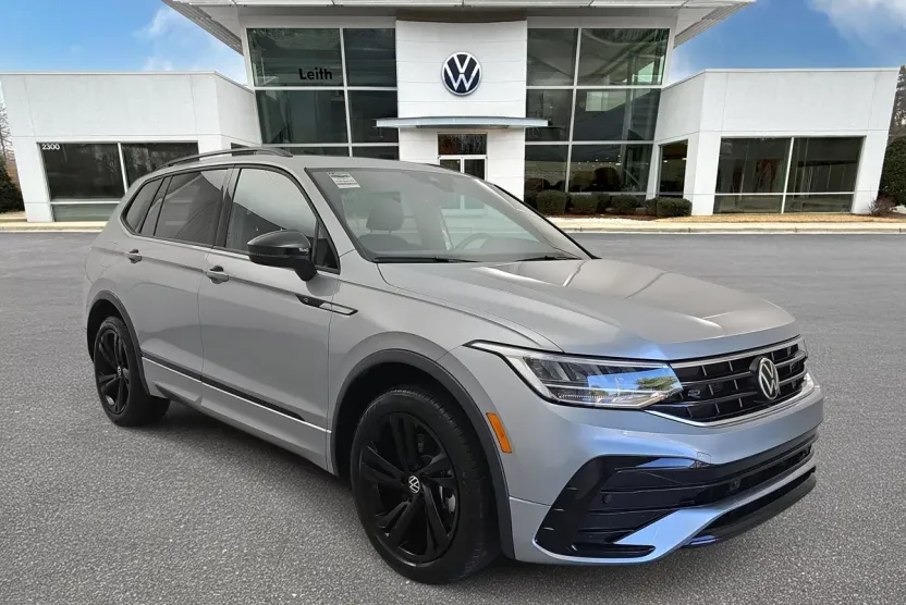 2023 Volkswagen Tiguan SE R-Line Black photo 1