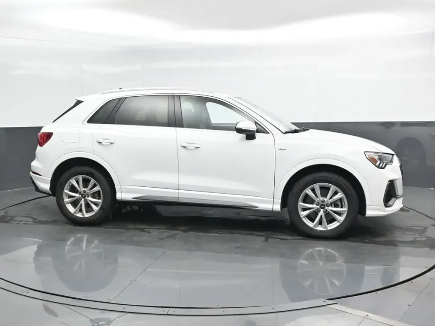 2023 Audi Q3 Premium S line photo 1