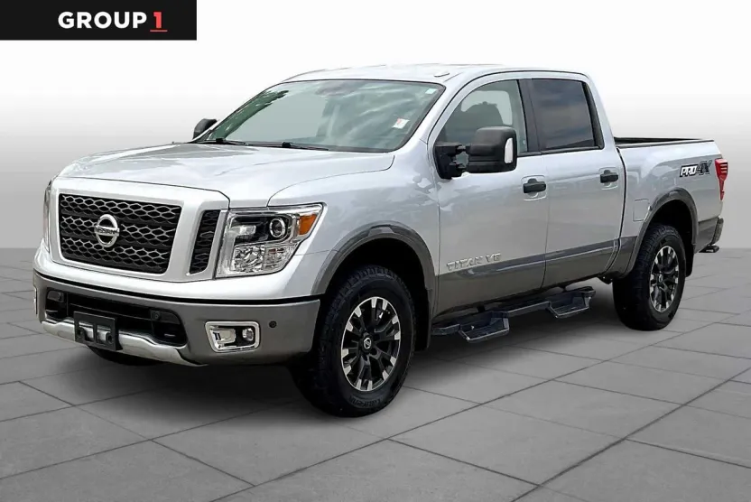 2019 Nissan Titan PRO-4X photo 1