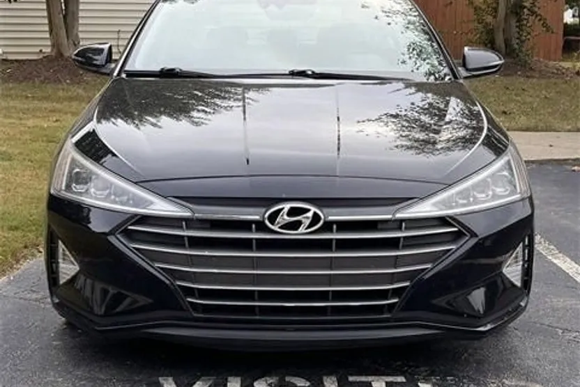 2020 Hyundai Elantra Limited photo 1