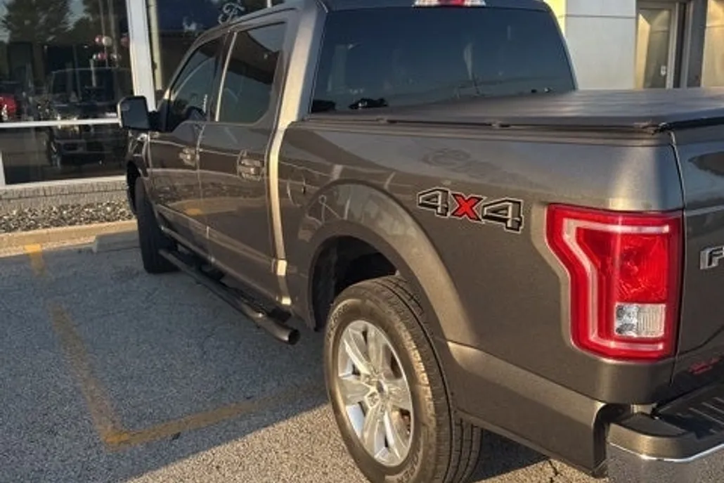 2017 Ford F-150 XLT photo 1