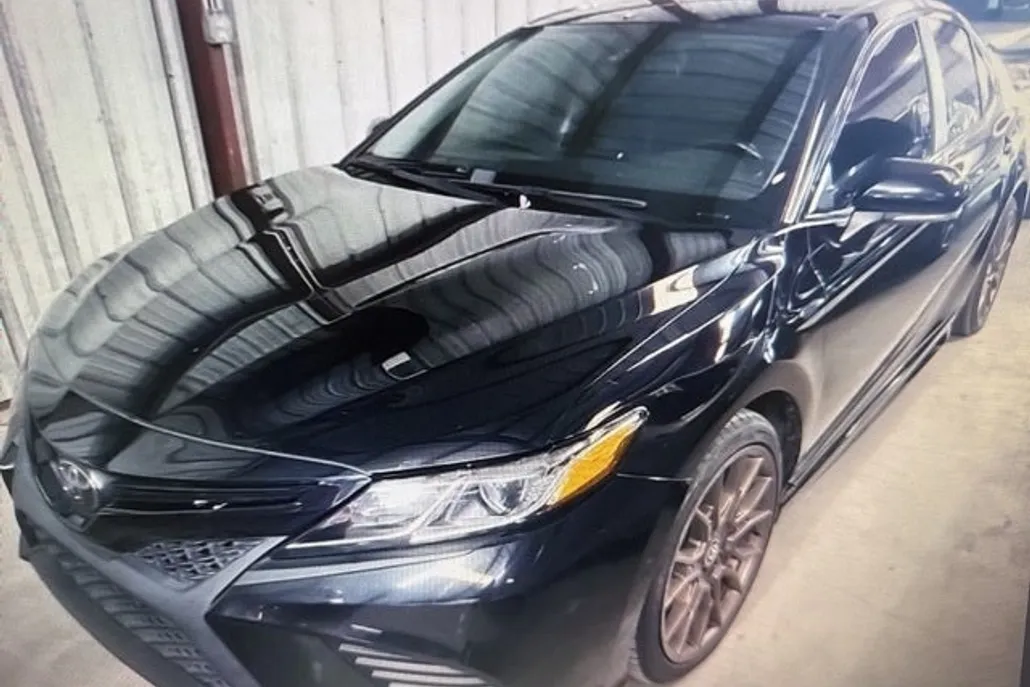 2023 Toyota Camry SE photo 1