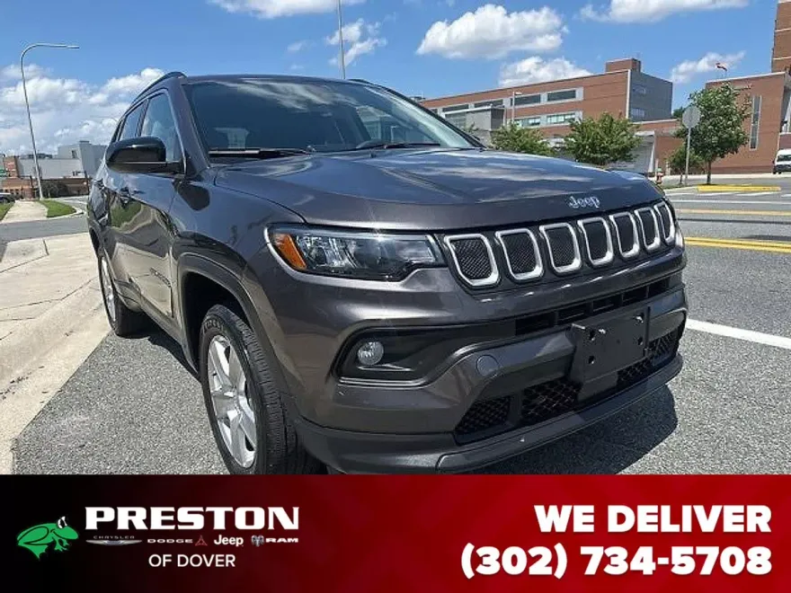 2022 Jeep Compass Latitude photo 1