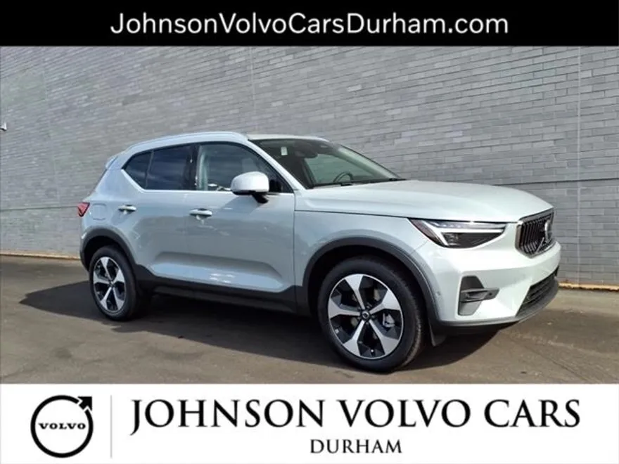2025 Volvo XC40 Plus photo 1