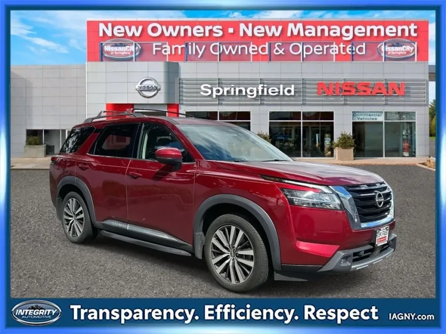 2022 Nissan Pathfinder Platinum photo 1