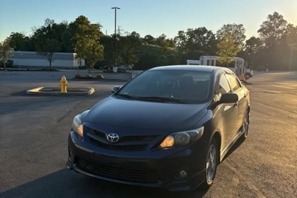 2013 Toyota Corolla S photo 1