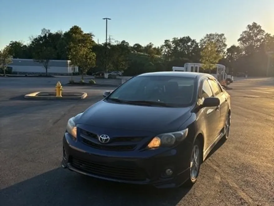 2013 Toyota Corolla S photo 1