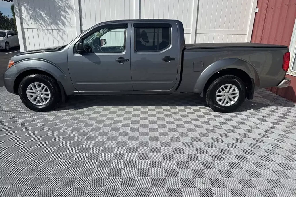 2018 Nissan Frontier SV photo 1