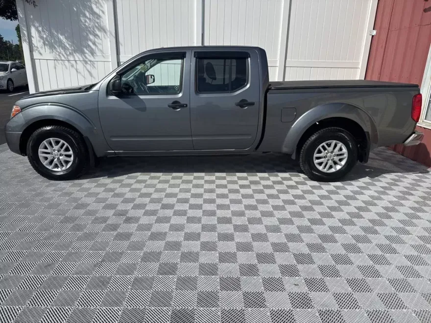 2018 Nissan Frontier SV photo 1