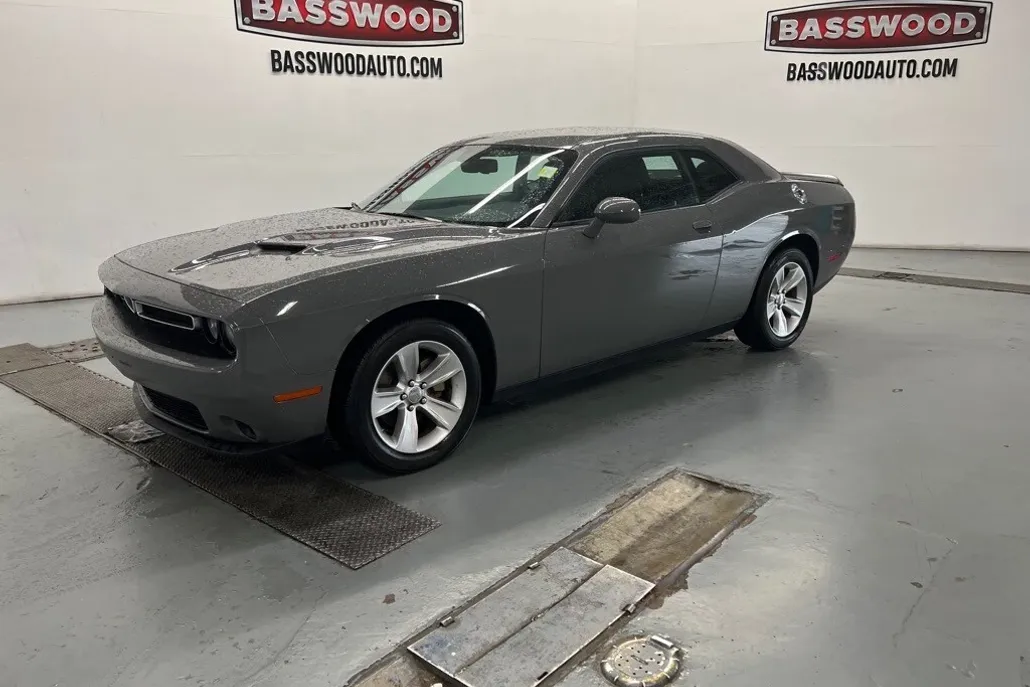 2023 Dodge Challenger SXT photo 1