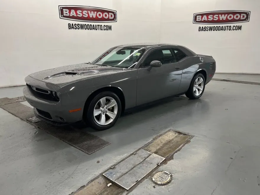 2023 Dodge Challenger SXT photo 1