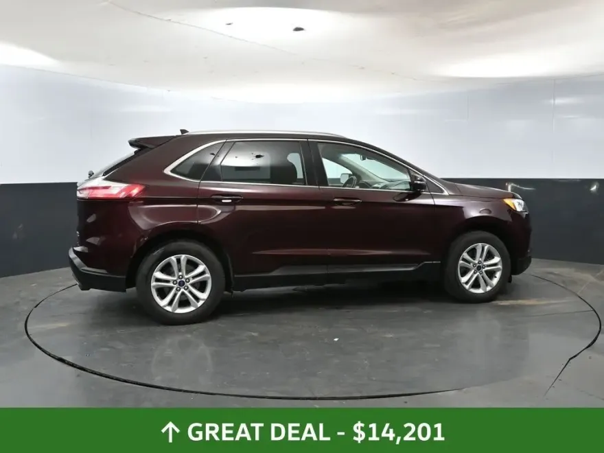 2019 Ford Edge SEL photo 1