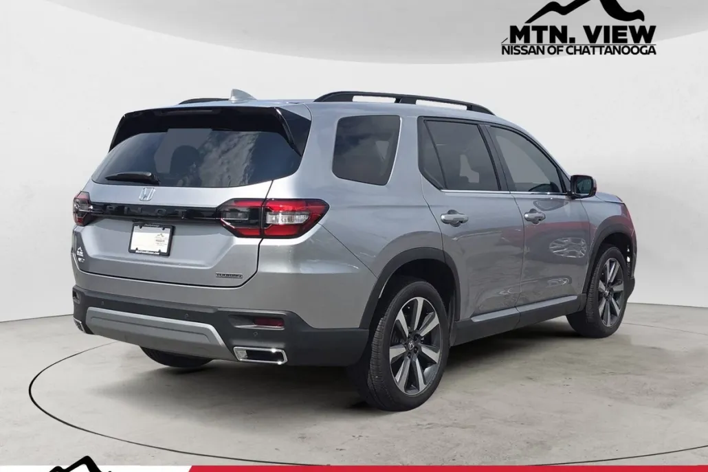 2025 Honda Pilot Touring photo 1
